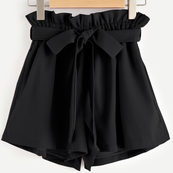 Pants - 🆕Self tie Frill high waist beautiful shorts